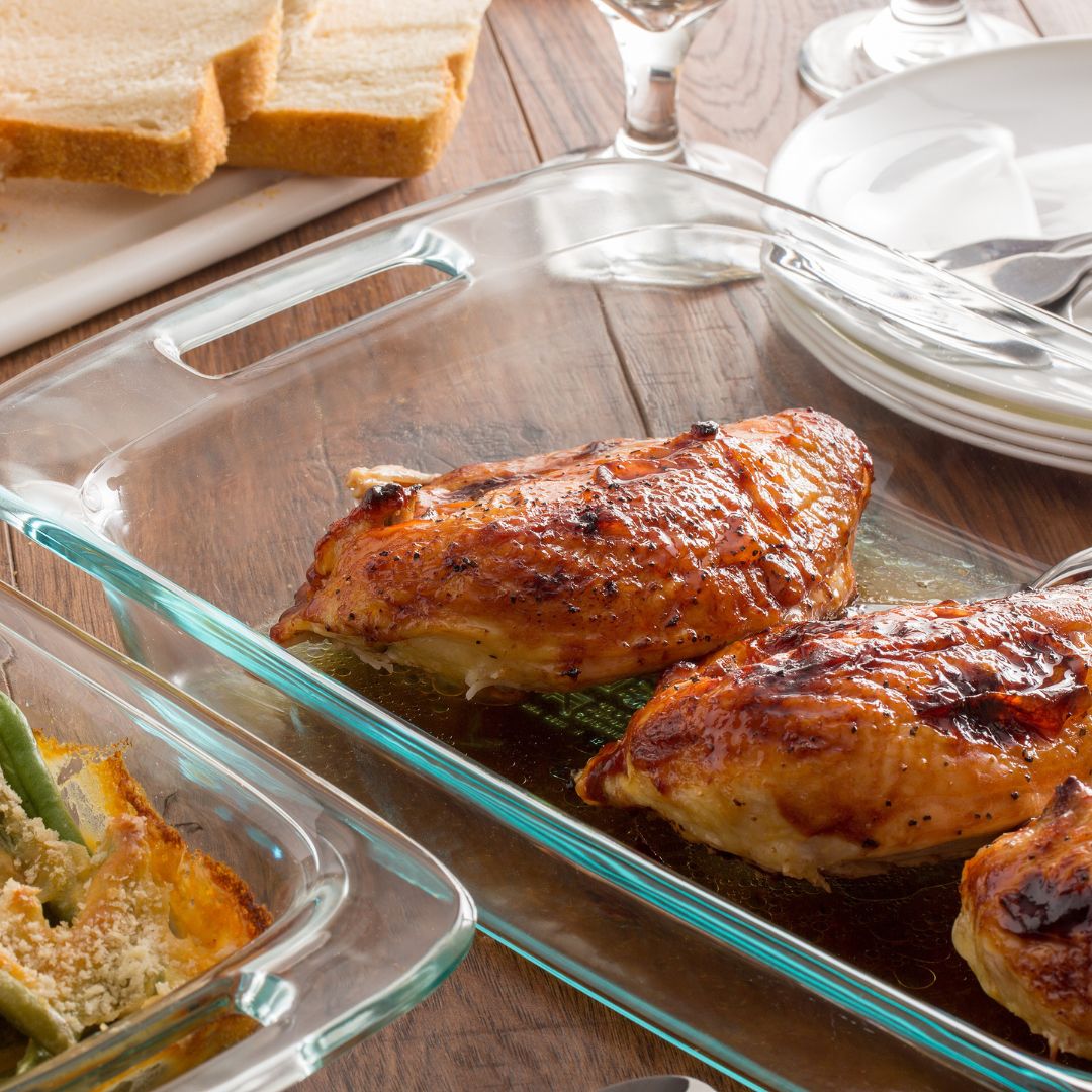 Pyrex? Easy Grab? 4-piece Rectangular Glass Bakeware Set with Red Lids - Image 3